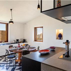 4 bedroom villa with pool near Noto, sleeps 8